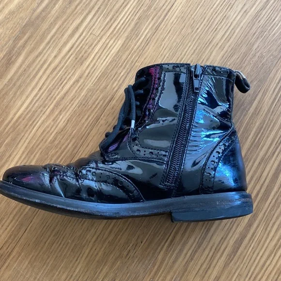Burberry Girl Black Patent Leather Boots Size 33 2
